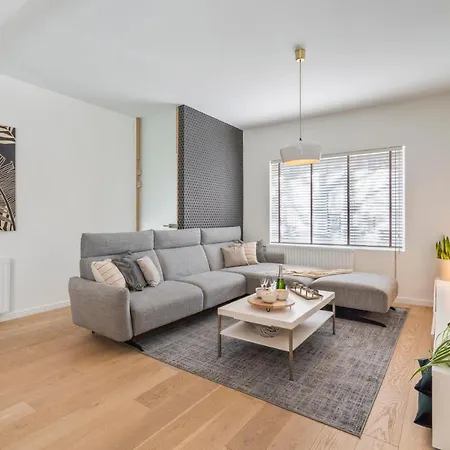 Sersea - Spacious House In With Garage Vakantiehuis
